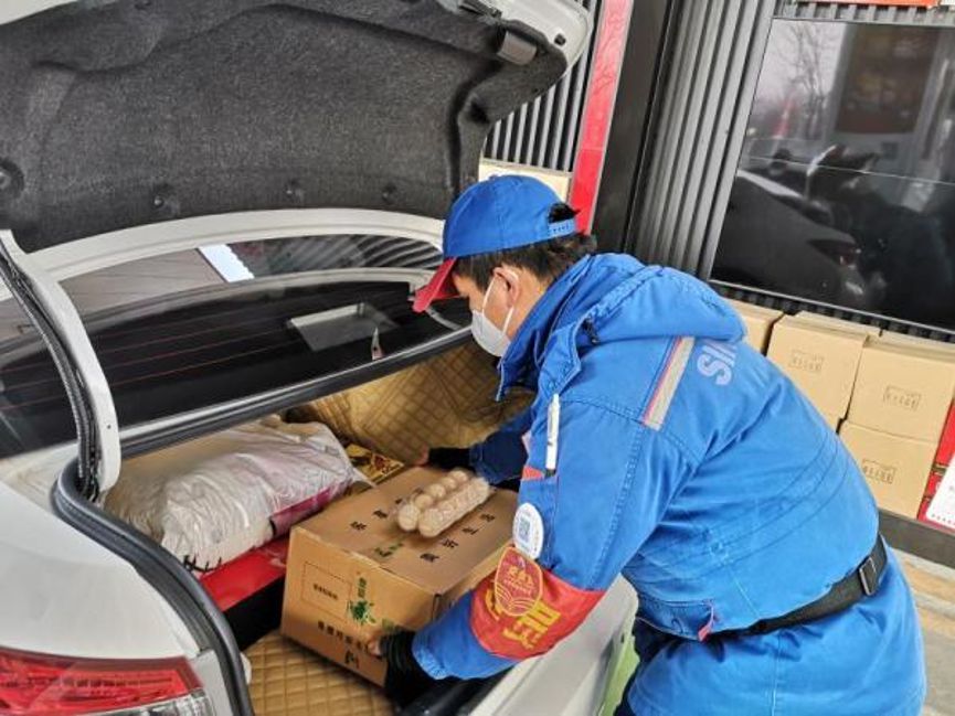 中国石化加油站试水卖菜：全程无须下车、一键下单送到后备厢
